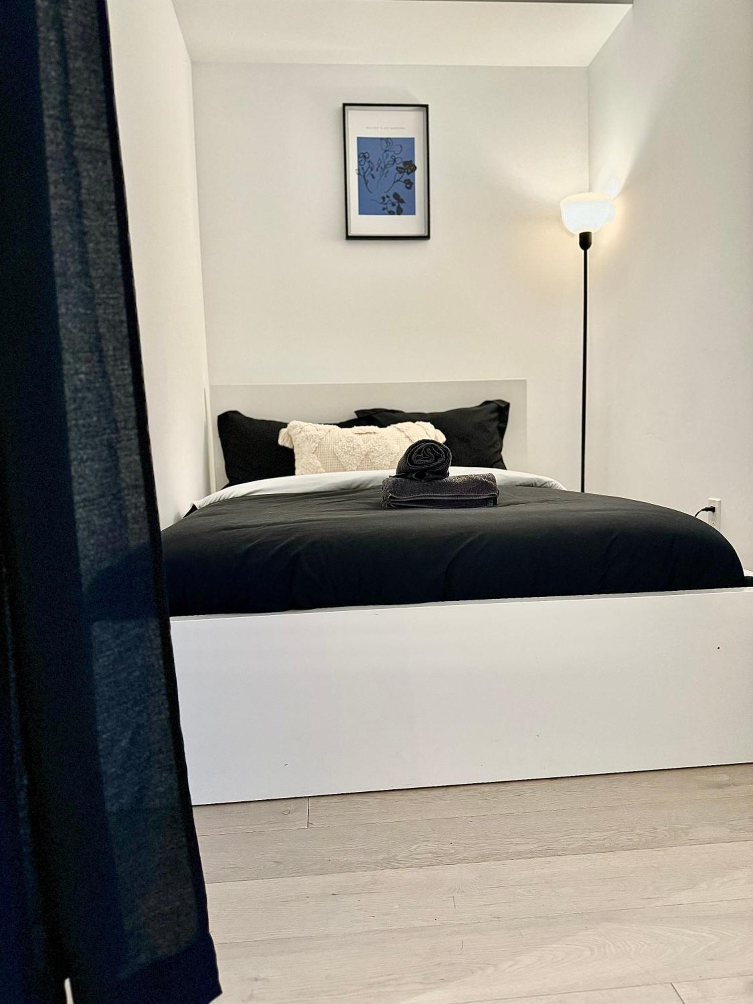 Elegant Condo Near Eaton Centre Mall تورونتو المظهر الخارجي الصورة