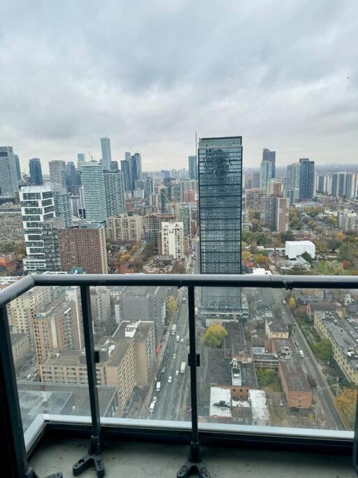 Elegant Condo Near Eaton Centre Mall تورونتو المظهر الخارجي الصورة